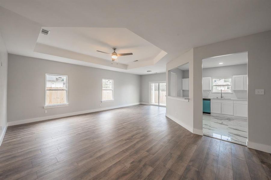 Spacious, unfurnished interior of a new home in , Greenville (Image 14).