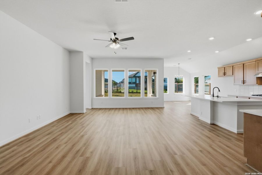Spacious, unfurnished interior of a new home in The Crossvine, Schertz (Image 10).