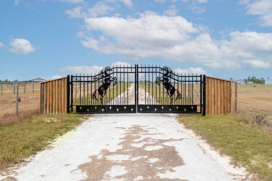 Community amenities in , Morriston (Image 35).