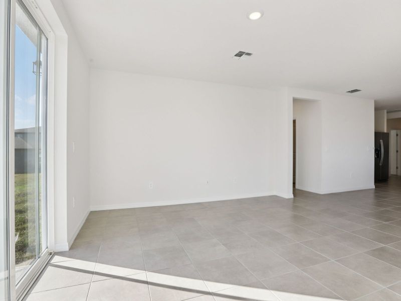 Spacious, unfurnished interior of a new home in Oakfield Trails - Premier Series, Parrish (Image 8).