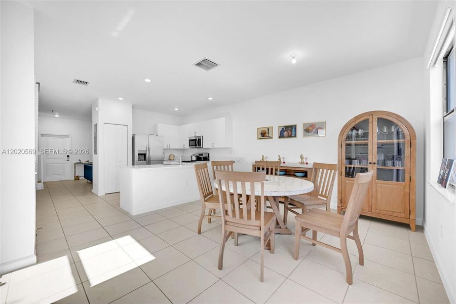 Furnished interior view inside a new home in , Homestead (Image 44).