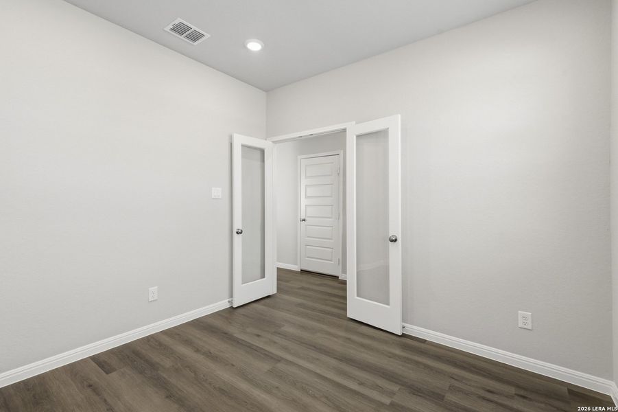 Spacious, unfurnished interior of a new home in Cinco Lakes, San Antonio (Image 12).