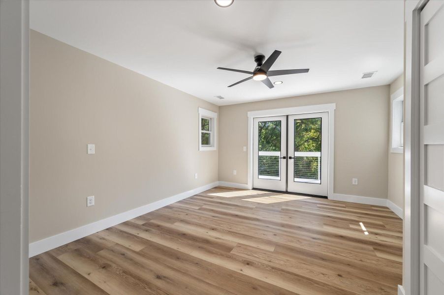 Spacious, unfurnished interior of a new home in , Charleston (Image 48).