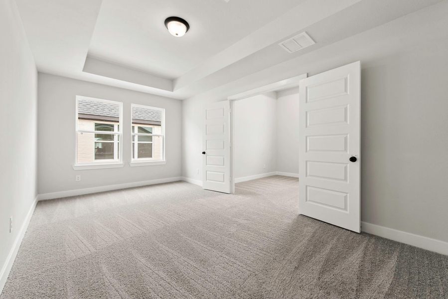 Representative image. Features, selections and colors may vary.