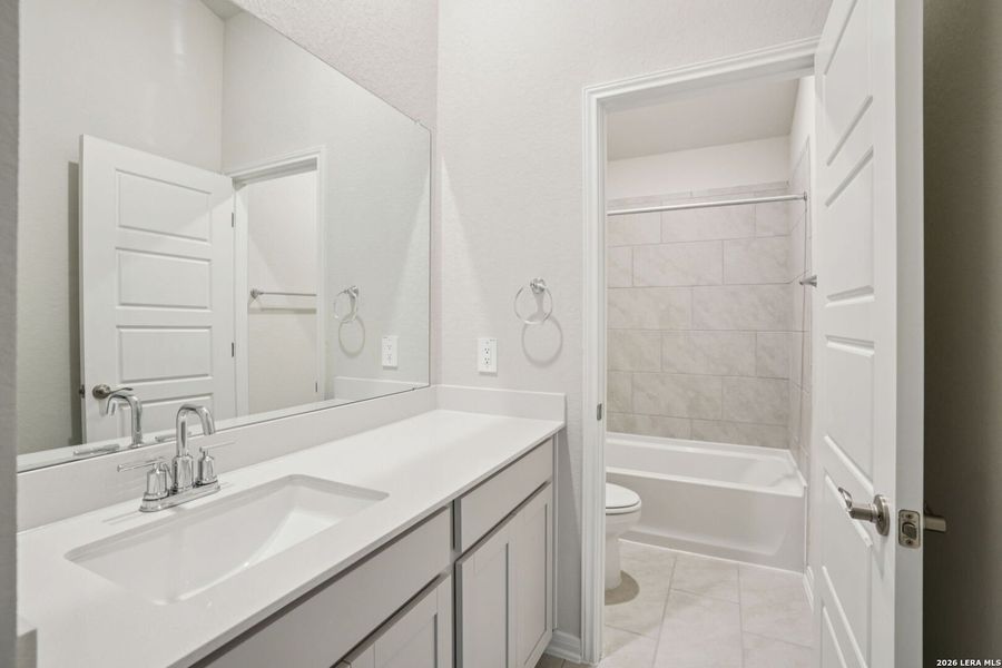 Furnished interior view inside a new home in Carmel Ranch, Schertz (Image 8).