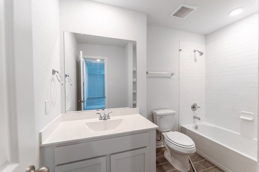 Furnished interior view inside a new home in Hannah Heights, Seguin (Image 7).