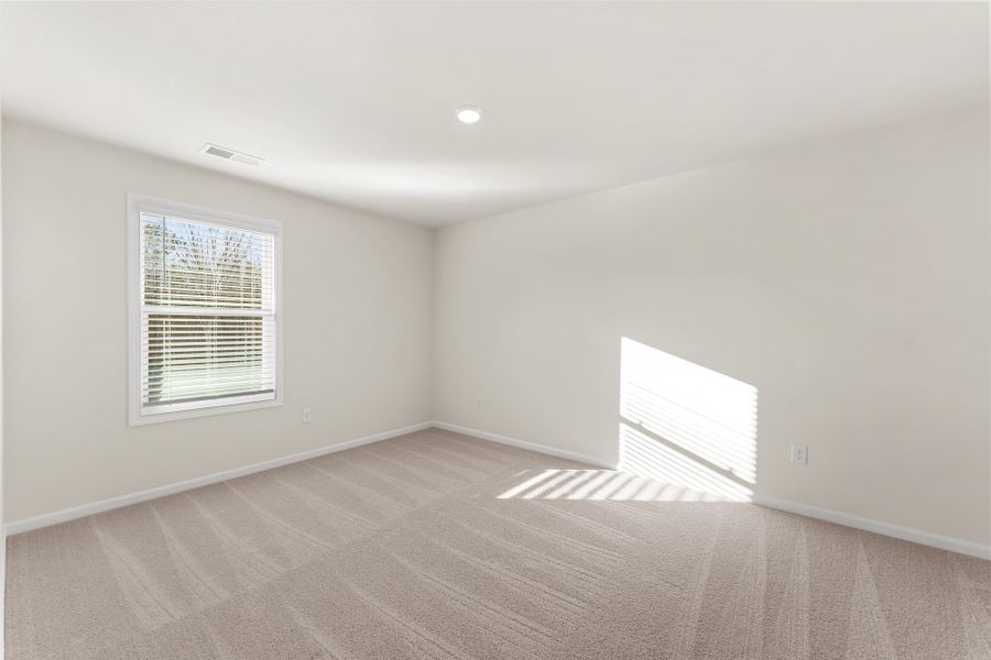 Spacious, unfurnished interior of a new home in Fairview Falls, Chesnee (Image 25).