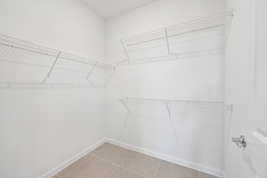 Spacious, unfurnished interior of a new home in Harbor Isle, Vero Beach (Image 20).
