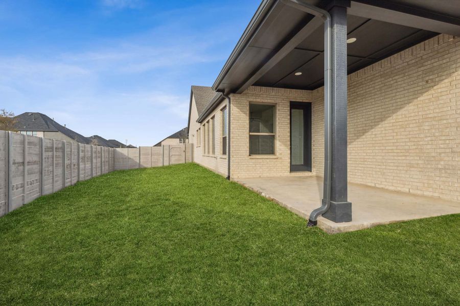 Representative exterior details of a home built from the The Flintwood by David Weekley Homes in Goodland – Garden Series, Grand Prairie (Image 4). Representative exterior details of a home built from the The Flintwood by David Weekley Homes in Goodland – Garden Series, Grand Prairie (Image 4).