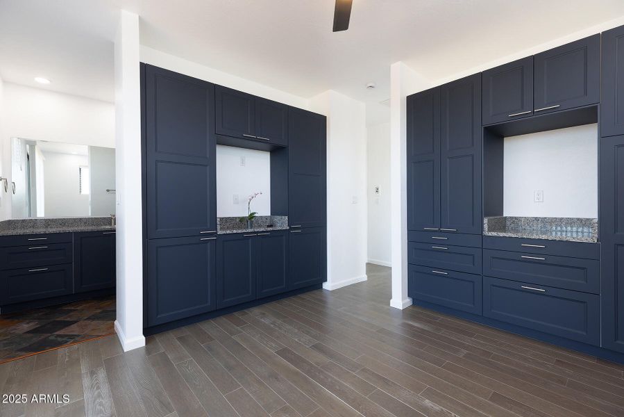 2943 E Lookout Ln (27) 2943 E Lookout Ln (27)