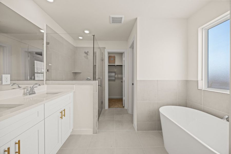 Furnished interior view inside a new home in Ashland, Houston (Image 10).