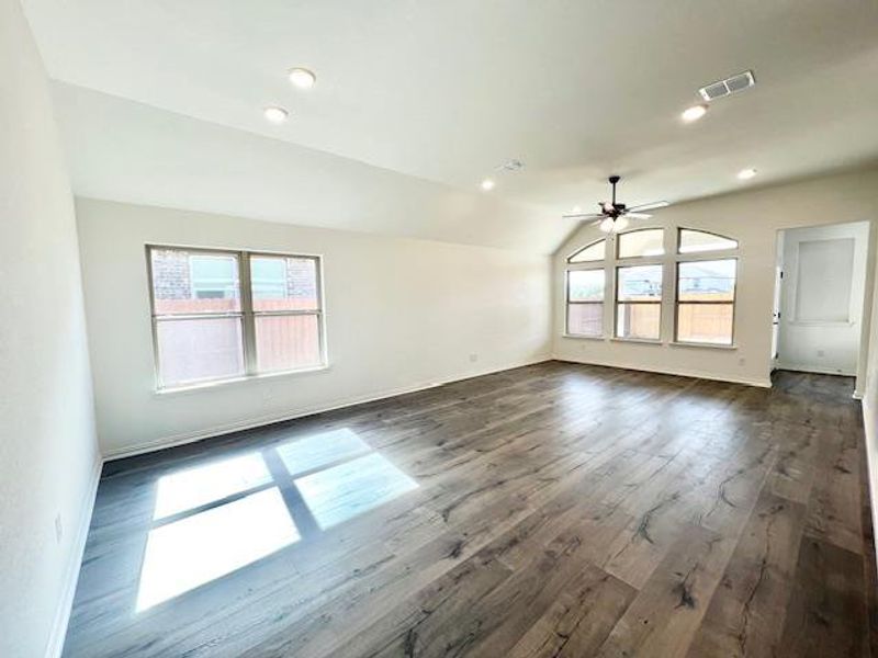 Spacious, unfurnished interior of a new home in Oaks at San Gabriel, Georgetown (Image 7). Spacious, unfurnished interior of a new home in Oaks at San Gabriel, Georgetown (Image 7).