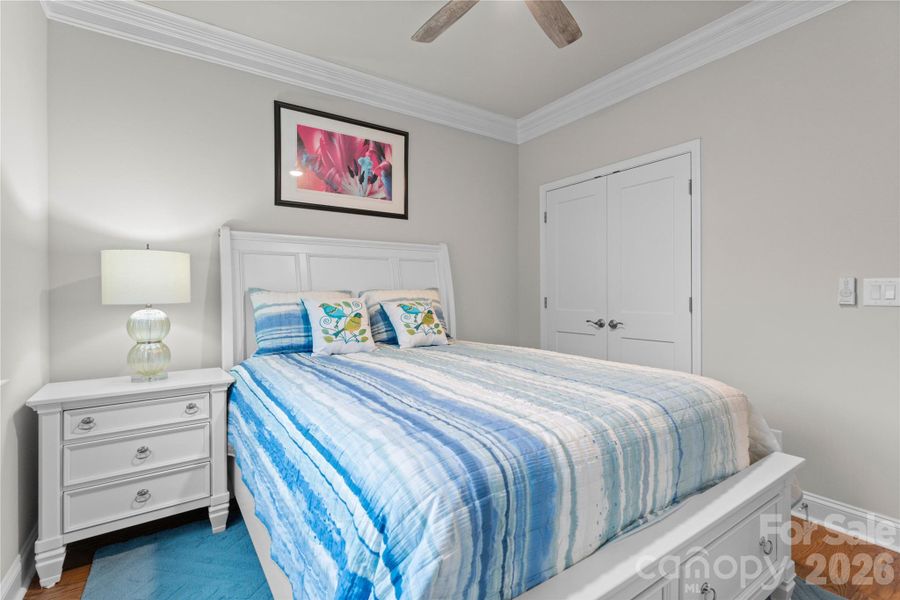 Guest bedroom.
