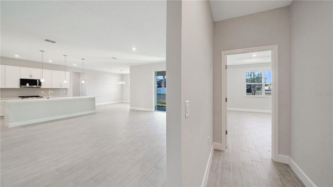 Spacious, unfurnished interior of a new home in , Palm Coast (Image 23).