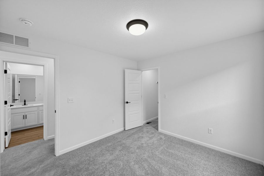 Spacious, unfurnished interior of a new home in Farmlore, Brighton (Image 18).