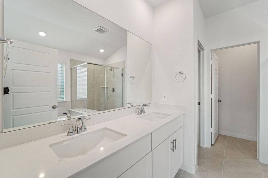 Furnished interior view inside a new home in Southwinds, Baytown (Image 7). Furnished interior view inside a new home in Southwinds, Baytown (Image 7).