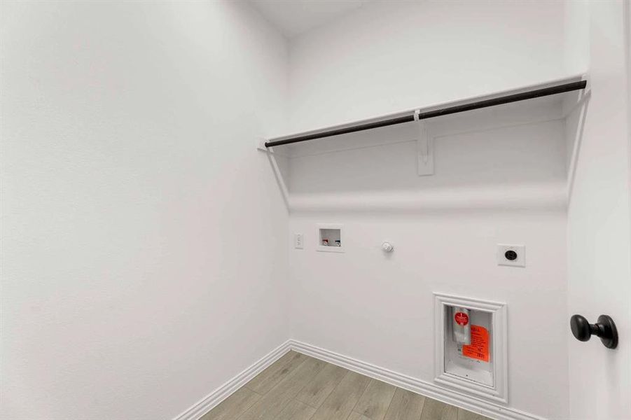 Spacious, unfurnished interior of a new home in Monticello Park, Princeton (Image 27).