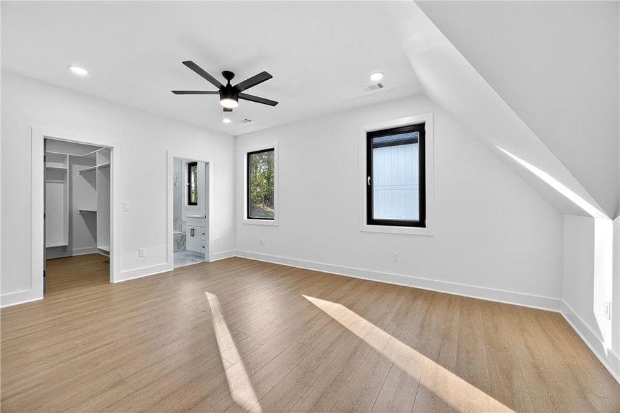 Spacious, unfurnished interior of a new home in , Auburn (Image 38).