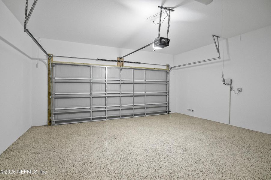 Spacious, unfurnished interior of a new home in , Palm Coast (Image 28).