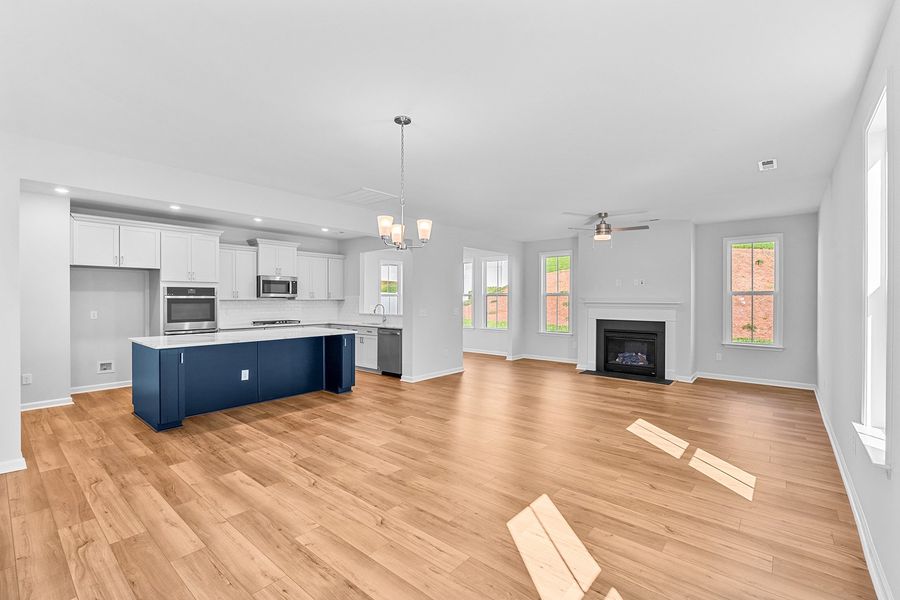 Spacious, unfurnished interior of a new home in Hanes Lake, Winston-Salem (Image 14).