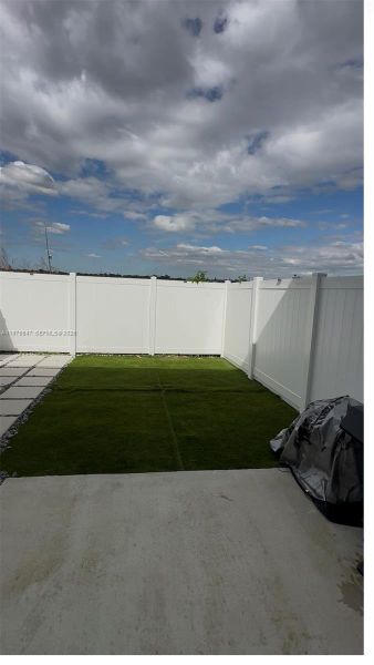Exterior details and patio area of a home in , Florida City (Image 15).