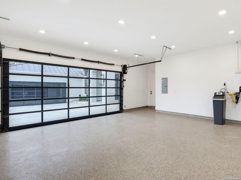 Spacious, unfurnished interior of a new home in , San Antonio (Image 20). Spacious, unfurnished interior of a new home in , San Antonio (Image 20).
