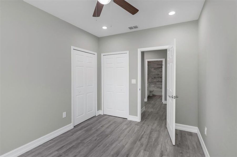Spacious, unfurnished interior of a new home in , Tampa (Image 41).