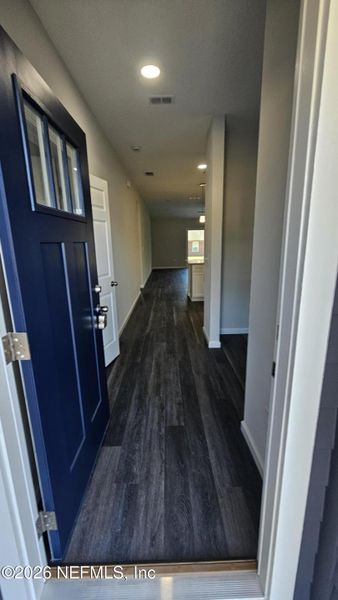 Spacious, unfurnished interior of a new home in , Jacksonville (Image 20).