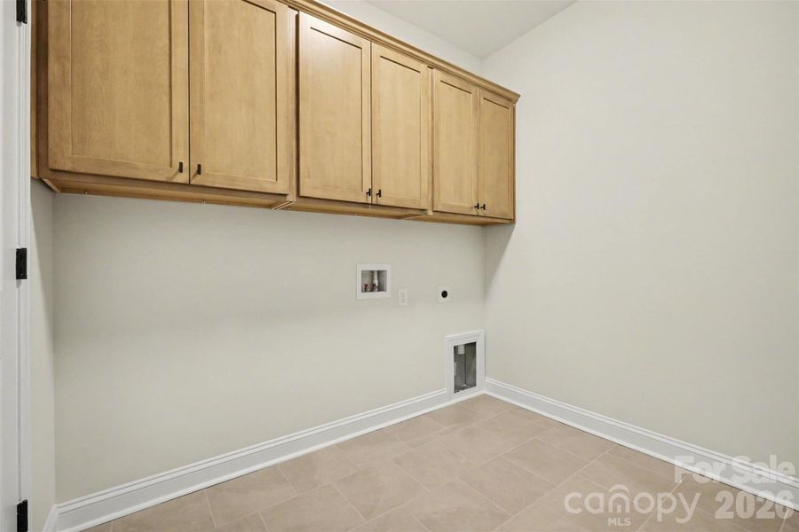 Spacious, unfurnished interior of a new home in Edmunds Farm, Clover (Image 16).