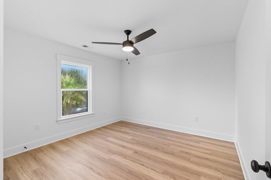 Spacious, unfurnished interior of a new home in , Charleston (Image 18).