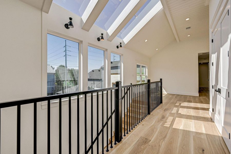 Spacious, unfurnished interior of a new home in , Houston (Image 32).