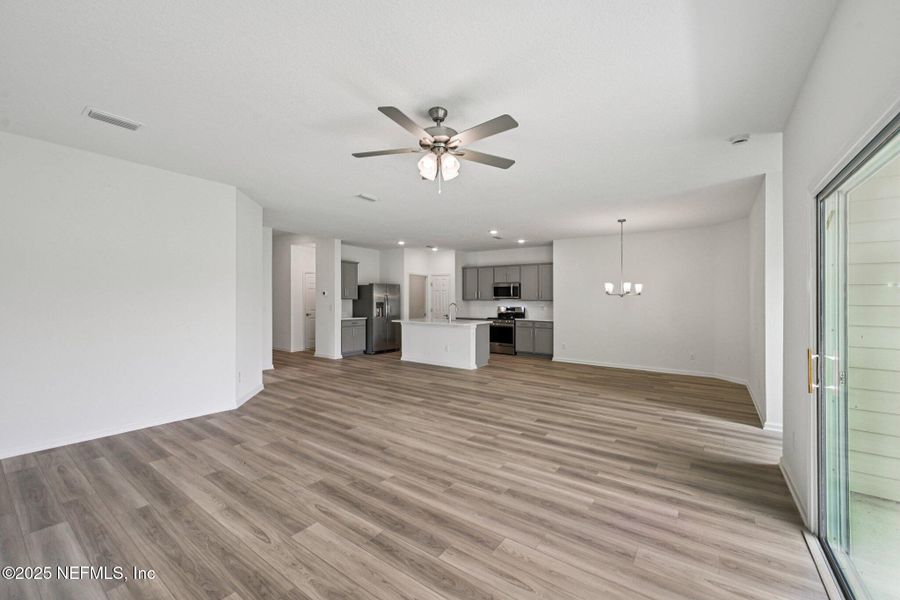 Spacious, unfurnished interior of a new home in Panther Creek, Jacksonville (Image 25).