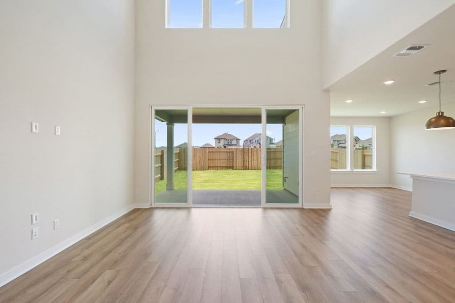 Spacious, unfurnished interior of a new home in Lariat, Liberty Hill (Image 22).