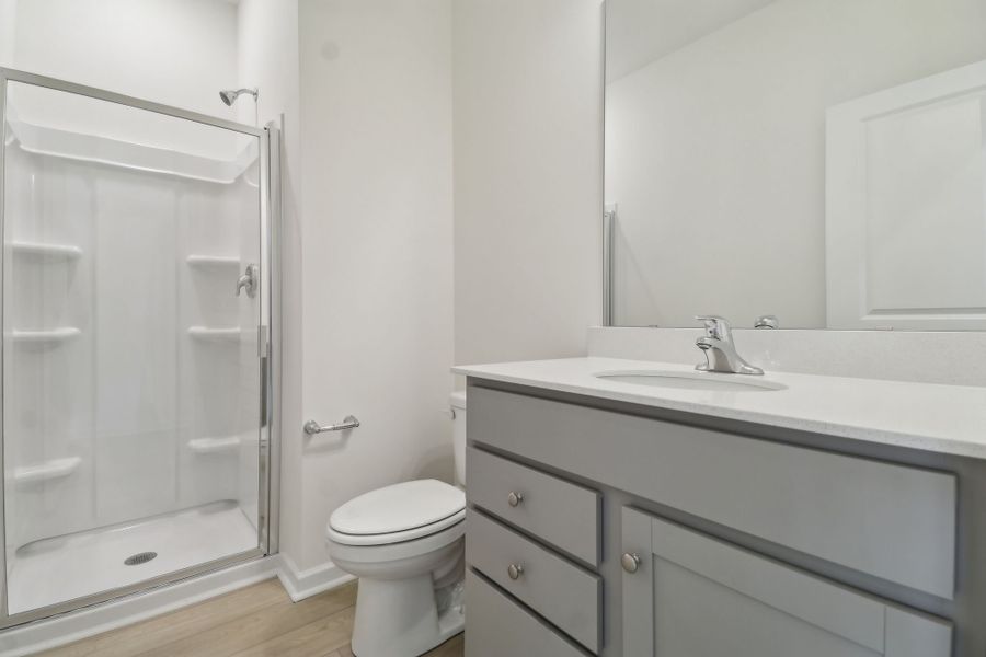 Representative furnished interior of a home built from the Bradley II by Great Southern Homes in Lynbrook, Boiling Springs (Image 60).