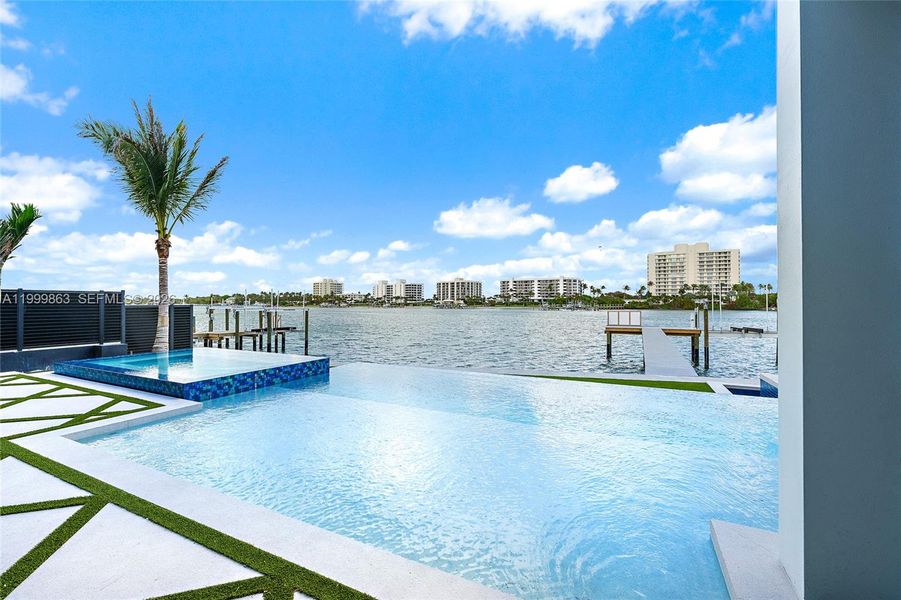 Community amenities in , Jupiter (Image 5).