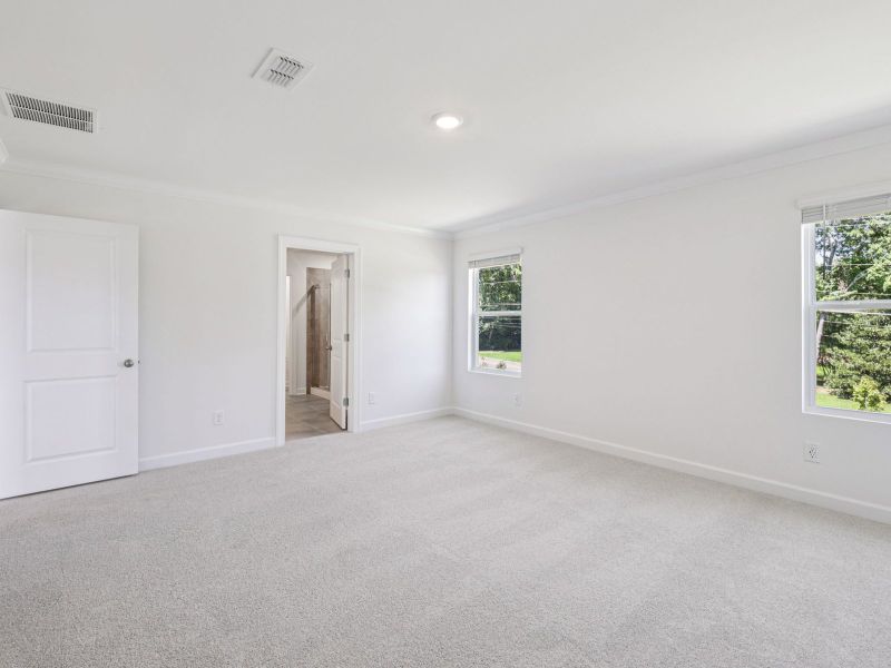 Spacious, unfurnished interior of a new home in Nelson's Creek, Mocksville (Image 13).