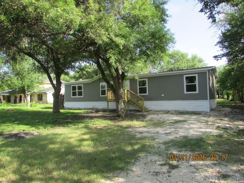 Exterior details and patio area of a home in , San Antonio (Image 12).