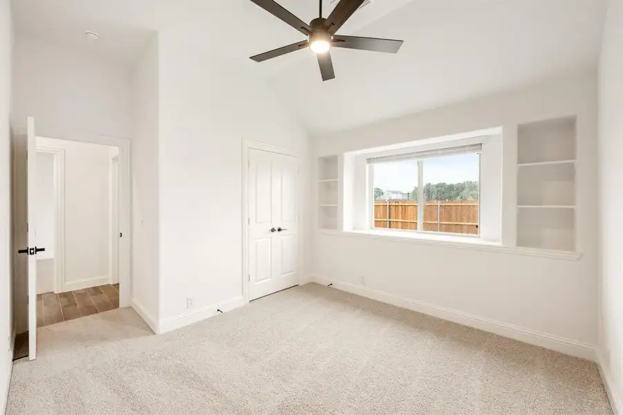 Spacious, unfurnished interior of a new home in Glenbrook, Red Oak (Image 27).