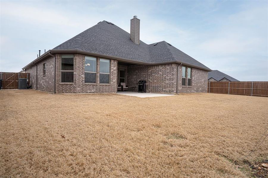 Exterior details and patio area of a home in , Cleburne (Image 28).