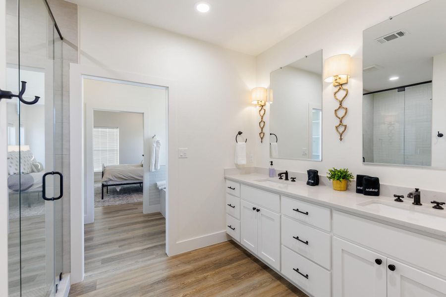 ENSUITE BATHROOM ENSUITE BATHROOM