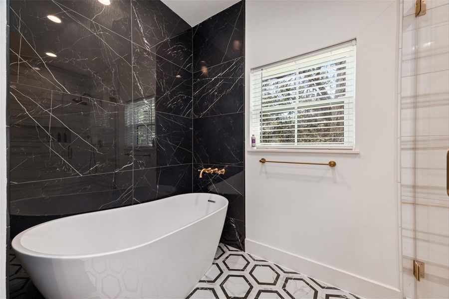 Furnished interior view inside a new home in , Galveston (Image 8).