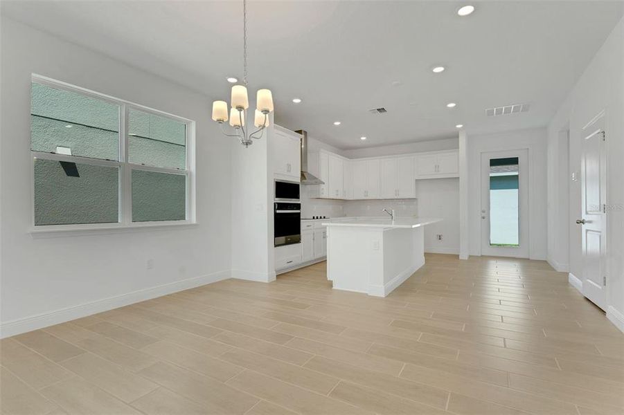 Spacious, unfurnished interior of a new home in Crossroads at Kelly Park, Apopka (Image 36).