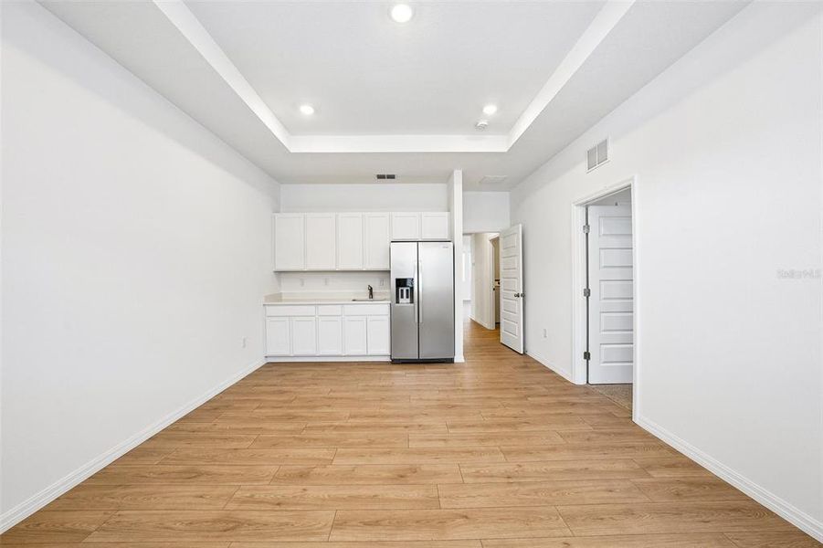 Spacious, unfurnished interior of a new home in , Lakeland (Image 35).