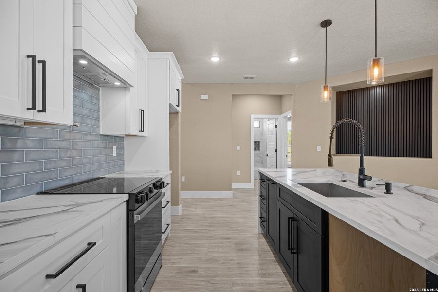 Furnished interior view inside a new home in , Atascosa (Image 11).