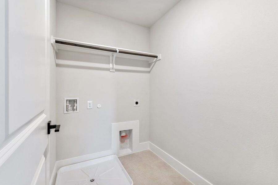 Spacious, unfurnished interior of a new home in Lake Park Villas, Wylie (Image 26).