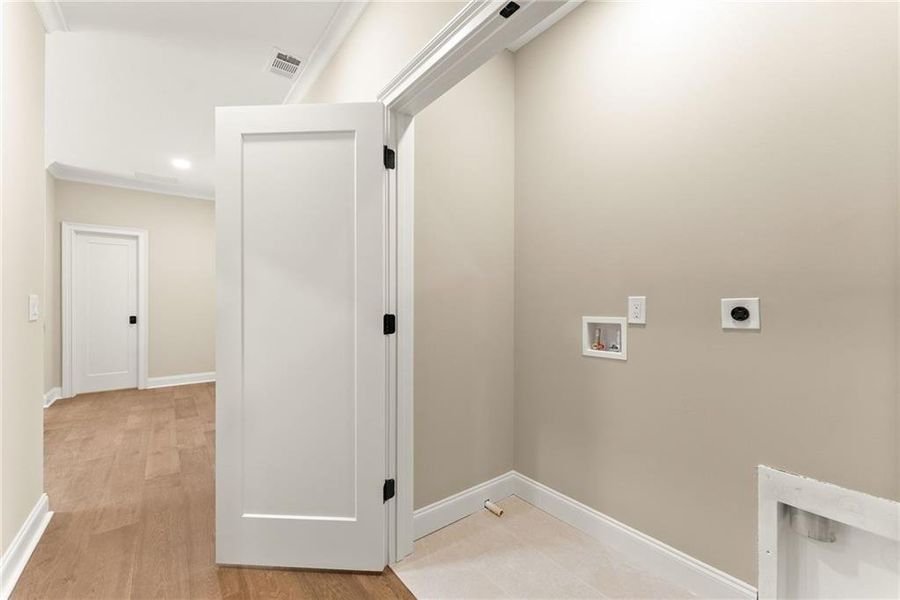 Spacious, unfurnished interior of a new home in , Gainesville (Image 44).