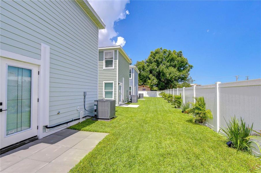 Exterior details and patio area of a home in , Bradenton (Image 17).