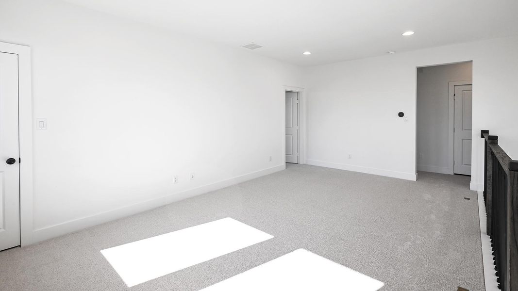 Spacious, unfurnished interior of a new home in Crosswinds 50', Kyle (Image 24).