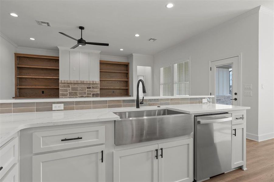 Furnished interior view inside a new home in , Lorena (Image 14).