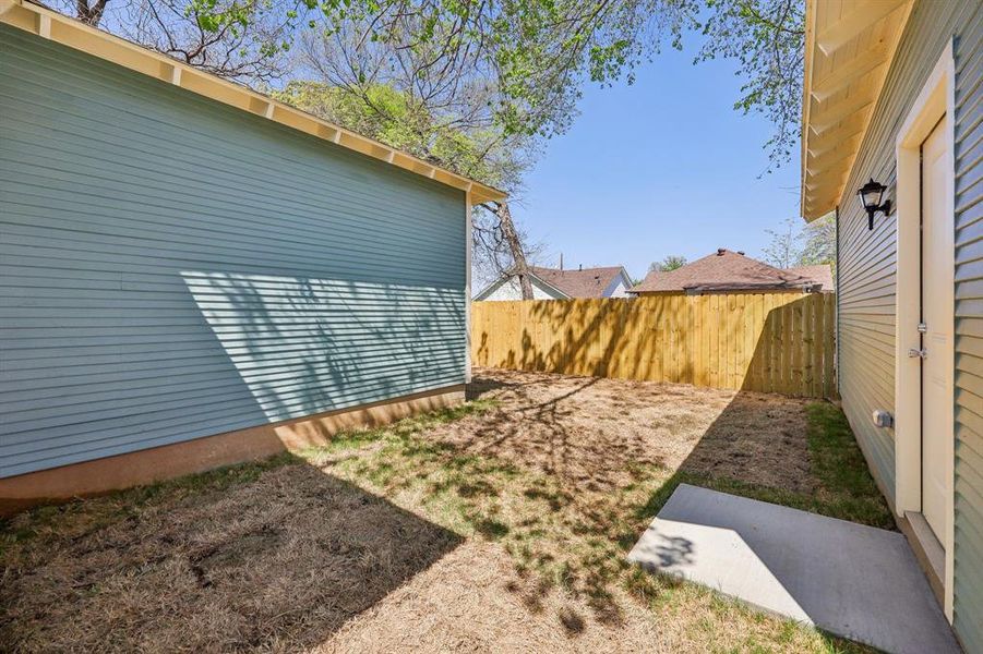 Exterior details and patio area of a home in , Dallas (Image 29).